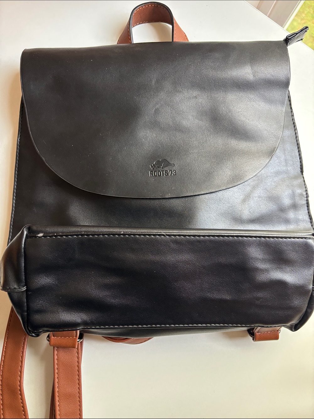 ROOTS Leather Backpack - Picture 5 of 5